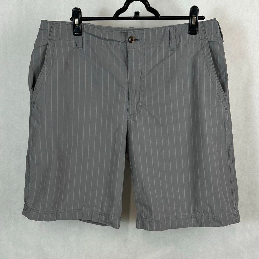 Heritage Collection by Bass Mens Shorts Sz 36 x 10 Gray Pinstripe Button Front